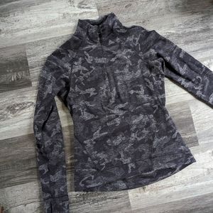 Lululemon 8 Grey Camo Zip Up